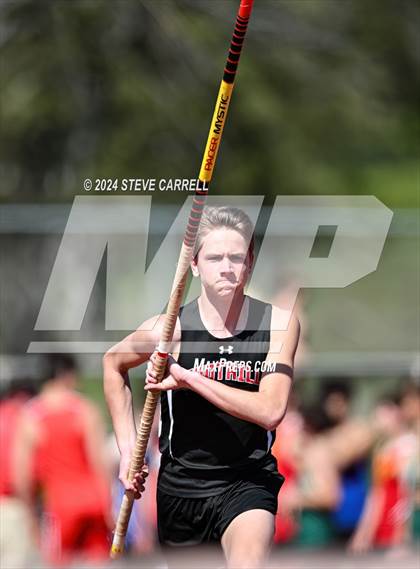 Thumbnail 2 in Eagle Relays (Pole Vault) photogallery.
