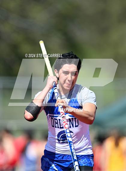 Thumbnail 1 in Eagle Relays (Pole Vault) photogallery.