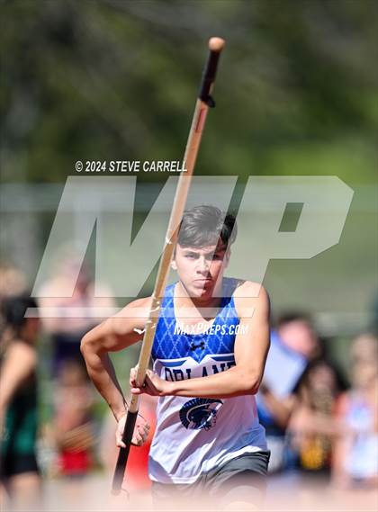 Thumbnail 3 in Eagle Relays (Pole Vault) photogallery.