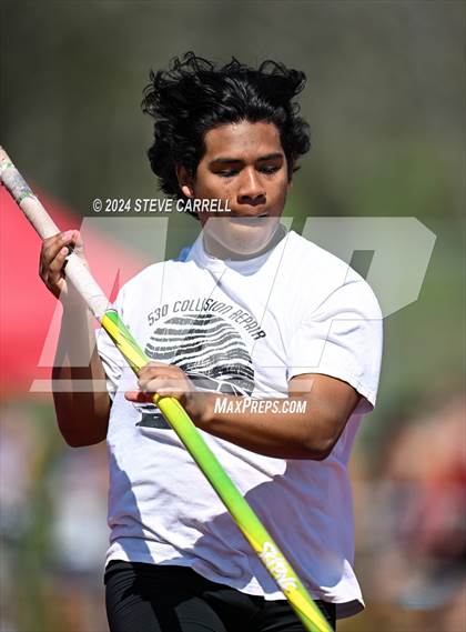 Thumbnail 1 in Eagle Relays (Pole Vault) photogallery.