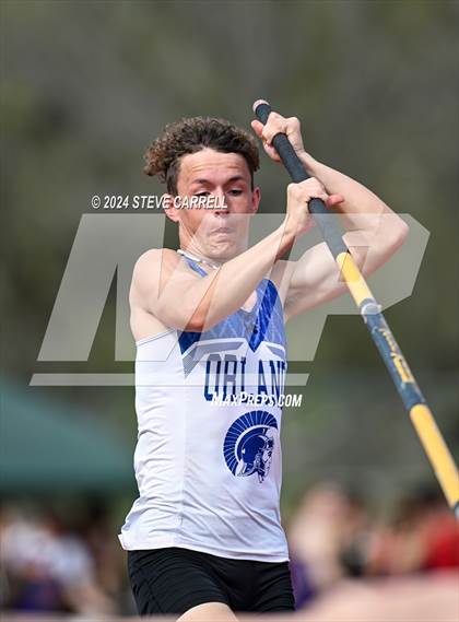 Thumbnail 3 in Eagle Relays (Pole Vault) photogallery.