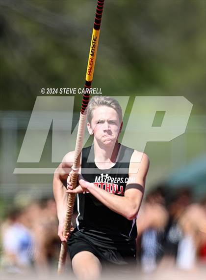 Thumbnail 1 in Eagle Relays (Pole Vault) photogallery.