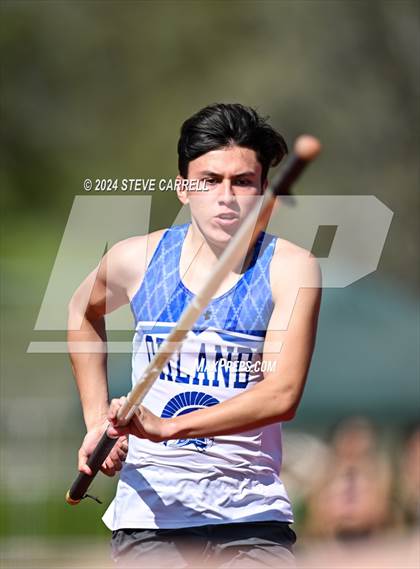 Thumbnail 2 in Eagle Relays (Pole Vault) photogallery.