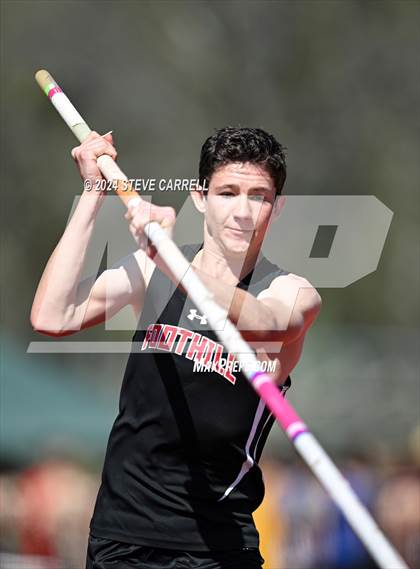 Thumbnail 3 in Eagle Relays (Pole Vault) photogallery.