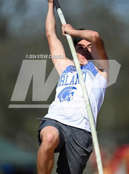Thumbnail 3 in Eagle Relays (Pole Vault) photogallery.