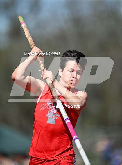 Thumbnail 2 in Eagle Relays (Pole Vault) photogallery.