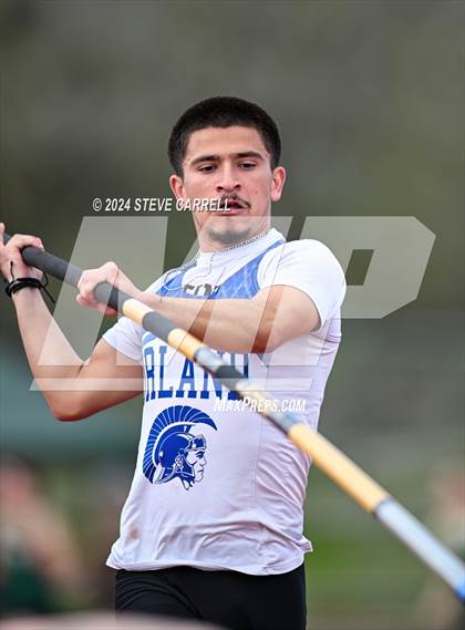 Thumbnail 1 in Eagle Relays (Pole Vault) photogallery.