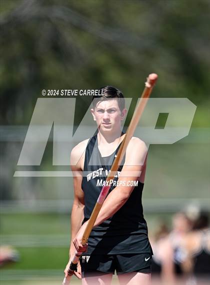 Thumbnail 1 in Eagle Relays (Pole Vault) photogallery.