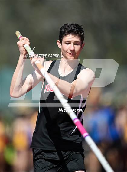 Thumbnail 2 in Eagle Relays (Pole Vault) photogallery.