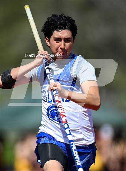 Thumbnail 2 in Eagle Relays (Pole Vault) photogallery.