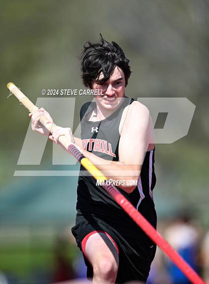 Thumbnail 2 in Eagle Relays (Pole Vault) photogallery.