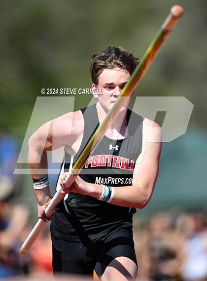 Thumbnail 2 in Eagle Relays (Pole Vault) photogallery.