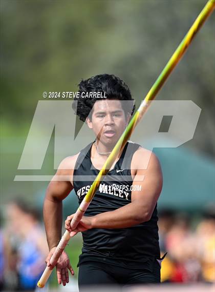 Thumbnail 1 in Eagle Relays (Pole Vault) photogallery.