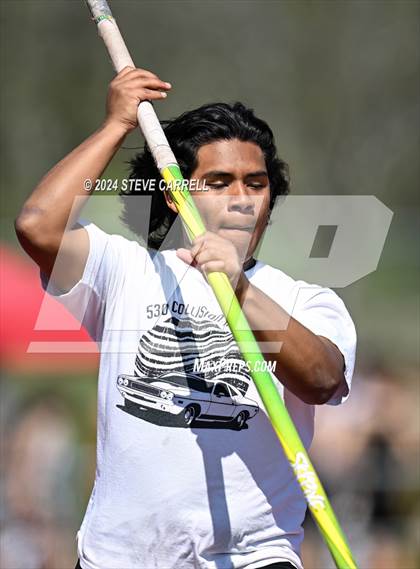 Thumbnail 2 in Eagle Relays (Pole Vault) photogallery.