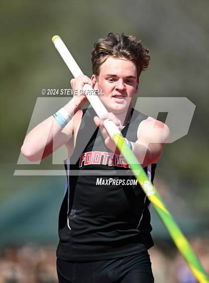 Thumbnail 3 in Eagle Relays (Pole Vault) photogallery.