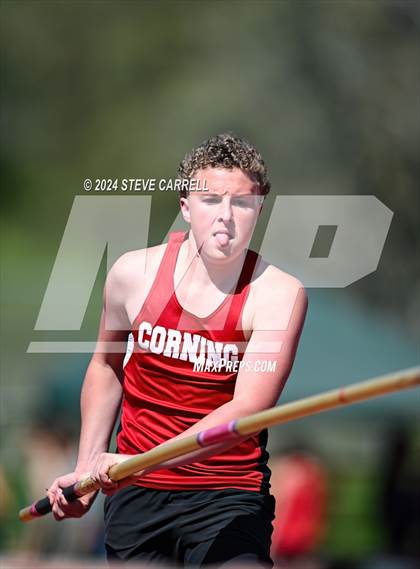 Thumbnail 1 in Eagle Relays (Pole Vault) photogallery.