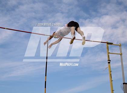 Thumbnail 3 in Eagle Relays (Pole Vault) photogallery.