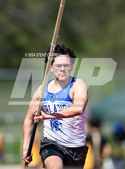 Thumbnail 1 in Eagle Relays (Pole Vault) photogallery.