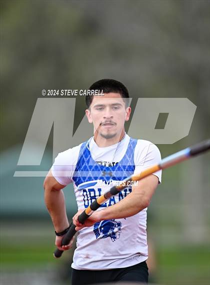 Thumbnail 3 in Eagle Relays (Pole Vault) photogallery.