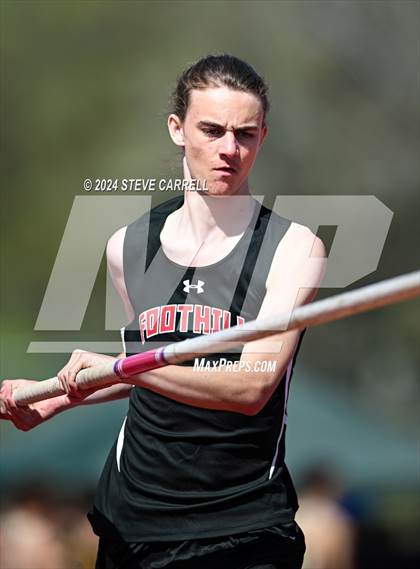 Thumbnail 2 in Eagle Relays (Pole Vault) photogallery.