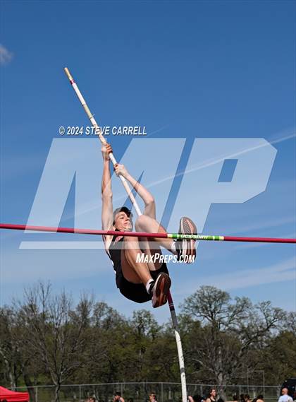 Thumbnail 1 in Eagle Relays (Pole Vault) photogallery.