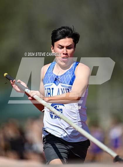 Thumbnail 2 in Eagle Relays (Pole Vault) photogallery.