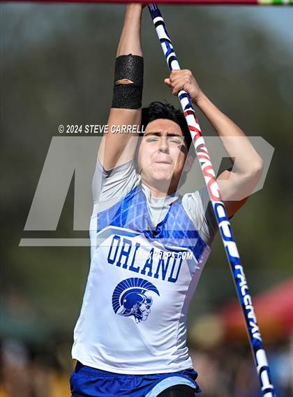 Thumbnail 3 in Eagle Relays (Pole Vault) photogallery.