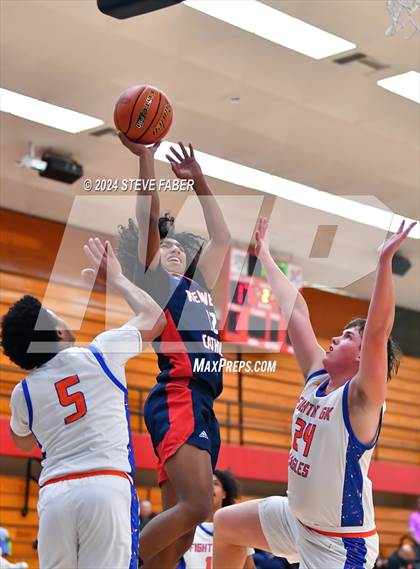 Thumbnail 3 in Graham-Kapowsin @ Kennedy Catholic photogallery.