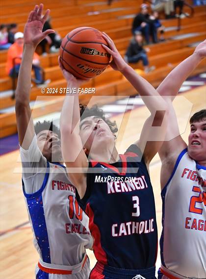 Thumbnail 3 in Graham-Kapowsin @ Kennedy Catholic photogallery.