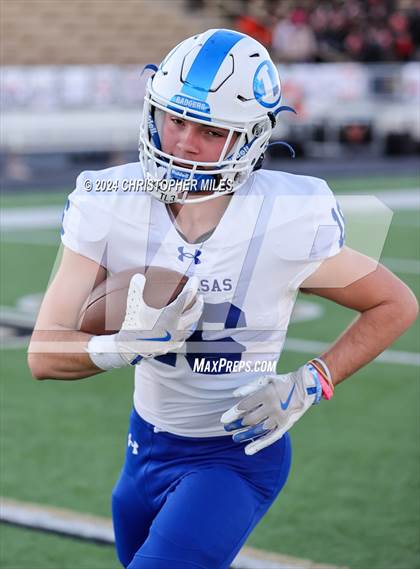 Thumbnail 1 in Lampasas vs. Dumas (UIL Football 4A Area Playoff) photogallery.