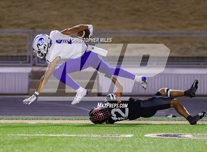 Thumbnail 3 in Lampasas vs. Dumas (UIL Football 4A Area Playoff) photogallery.
