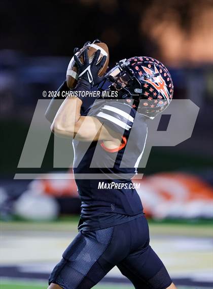 Thumbnail 2 in Lampasas vs. Dumas (UIL Football 4A Area Playoff) photogallery.