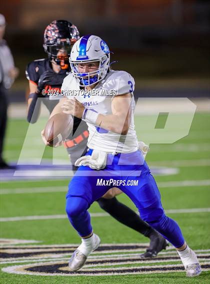 Thumbnail 2 in Lampasas vs. Dumas (UIL Football 4A Area Playoff) photogallery.