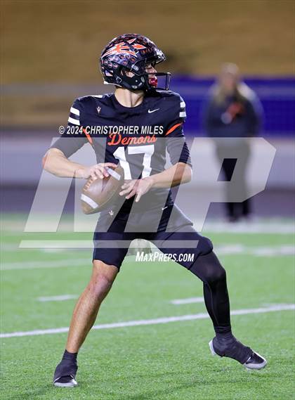 Thumbnail 2 in Lampasas vs. Dumas (UIL Football 4A Area Playoff) photogallery.