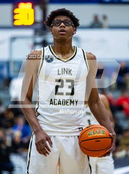 Thumbnail 3 in Link Academy vs Canyon International Academy (5 for the Fight Hoopfest) photogallery.