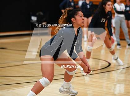 Thumbnail 2 in Carlmont vs. St. Francis (Stockton Classic) photogallery.