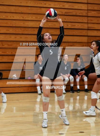 Thumbnail 3 in Carlmont vs. St. Francis (Stockton Classic) photogallery.