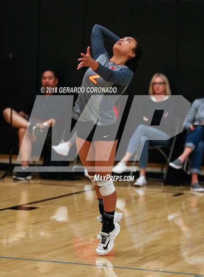 Thumbnail 3 in Carlmont vs. St. Francis (Stockton Classic) photogallery.