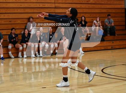 Thumbnail 2 in Carlmont vs. St. Francis (Stockton Classic) photogallery.