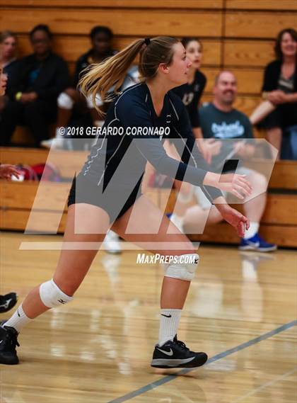 Thumbnail 2 in Carlmont vs. St. Francis (Stockton Classic) photogallery.