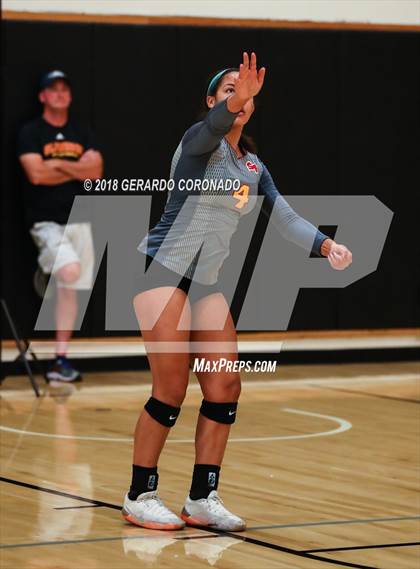 Thumbnail 2 in Carlmont vs. St. Francis (Stockton Classic) photogallery.