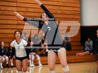 Thumbnail 3 in Carlmont vs. St. Francis (Stockton Classic) photogallery.