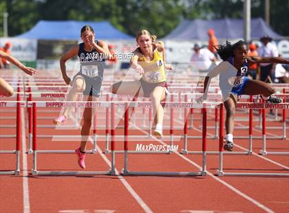 Thumbnail 1 in PIAA State Track and Field Championships photogallery.