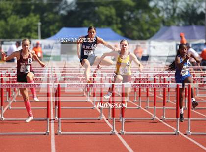 Thumbnail 2 in PIAA State Track and Field Championships photogallery.