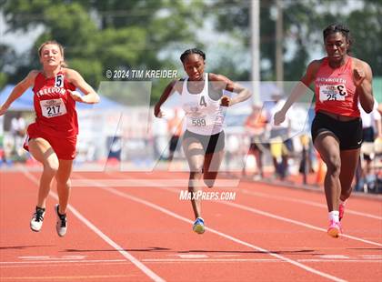 Thumbnail 2 in PIAA State Track and Field Championships photogallery.