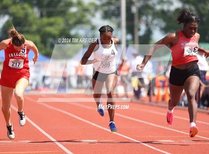 Thumbnail 3 in PIAA State Track and Field Championships photogallery.