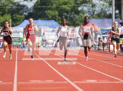 Thumbnail 3 in PIAA State Track and Field Championships photogallery.