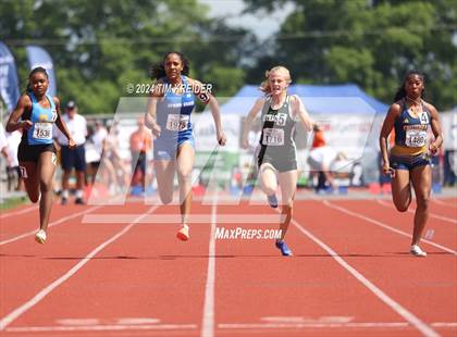 Thumbnail 1 in PIAA State Track and Field Championships photogallery.