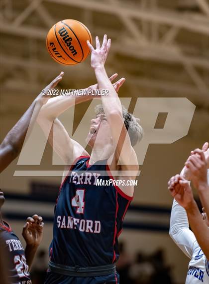 Thumbnail 2 in Terry Sanford @ Westover photogallery.