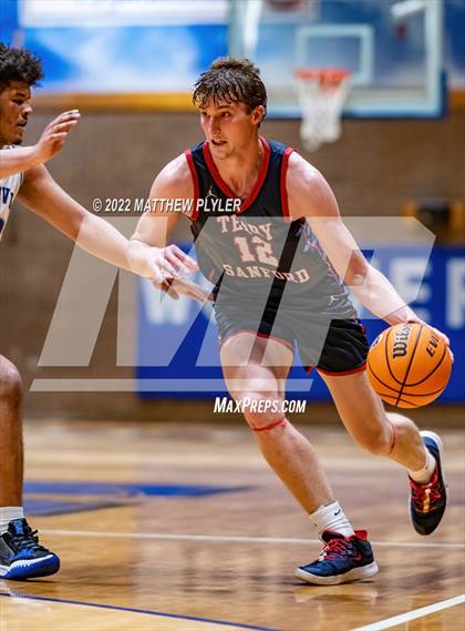 Thumbnail 1 in Terry Sanford @ Westover photogallery.